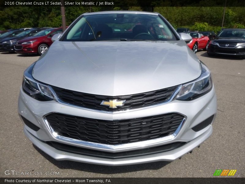 Silver Ice Metallic / Jet Black 2016 Chevrolet Cruze LT Sedan