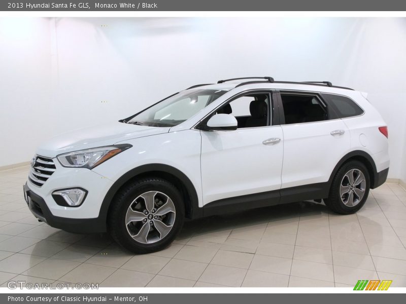 Front 3/4 View of 2013 Santa Fe GLS