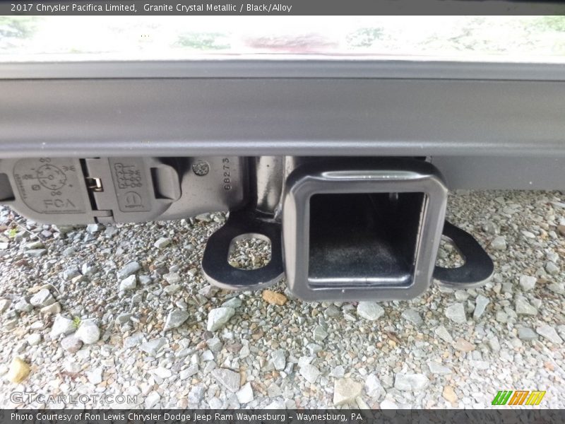 Granite Crystal Metallic / Black/Alloy 2017 Chrysler Pacifica Limited