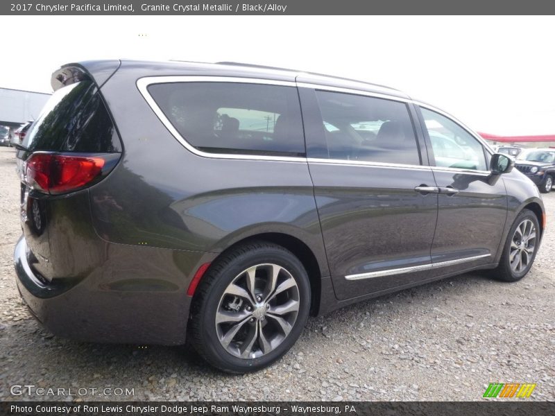 Granite Crystal Metallic / Black/Alloy 2017 Chrysler Pacifica Limited
