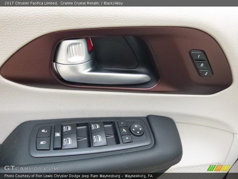 Granite Crystal Metallic / Black/Alloy 2017 Chrysler Pacifica Limited