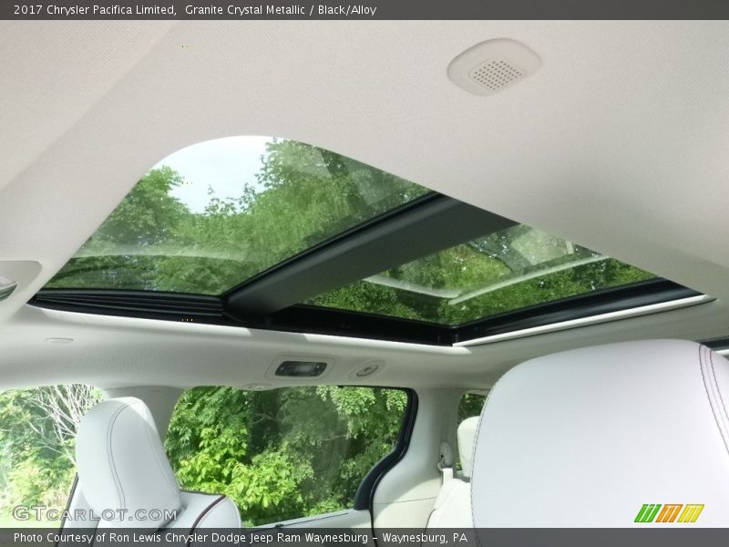 Granite Crystal Metallic / Black/Alloy 2017 Chrysler Pacifica Limited