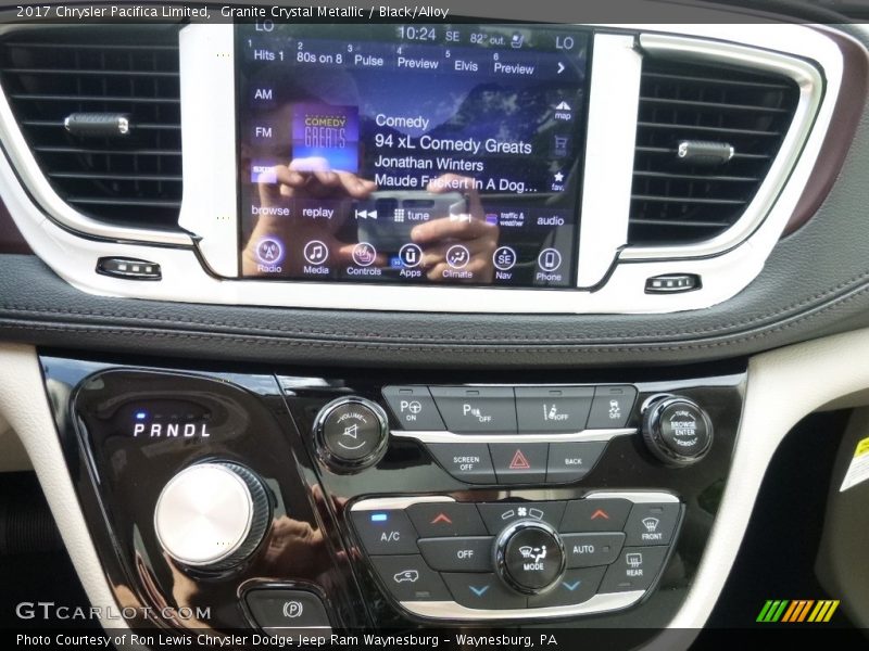 Granite Crystal Metallic / Black/Alloy 2017 Chrysler Pacifica Limited