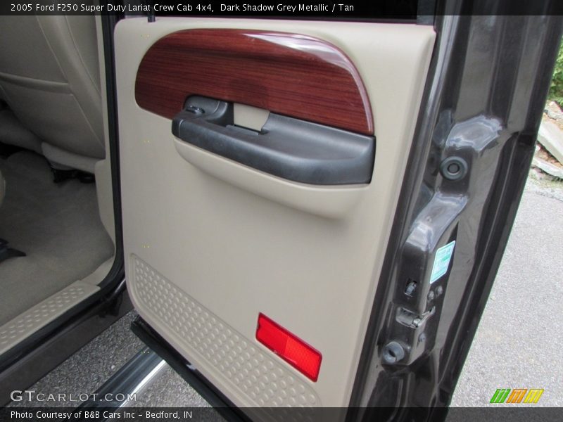 Dark Shadow Grey Metallic / Tan 2005 Ford F250 Super Duty Lariat Crew Cab 4x4