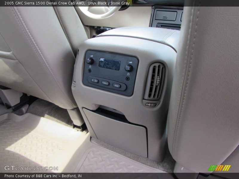 Onyx Black / Stone Gray 2005 GMC Sierra 1500 Denali Crew Cab AWD