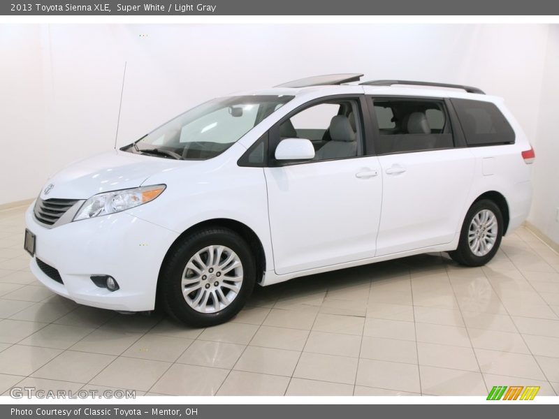 Super White / Light Gray 2013 Toyota Sienna XLE
