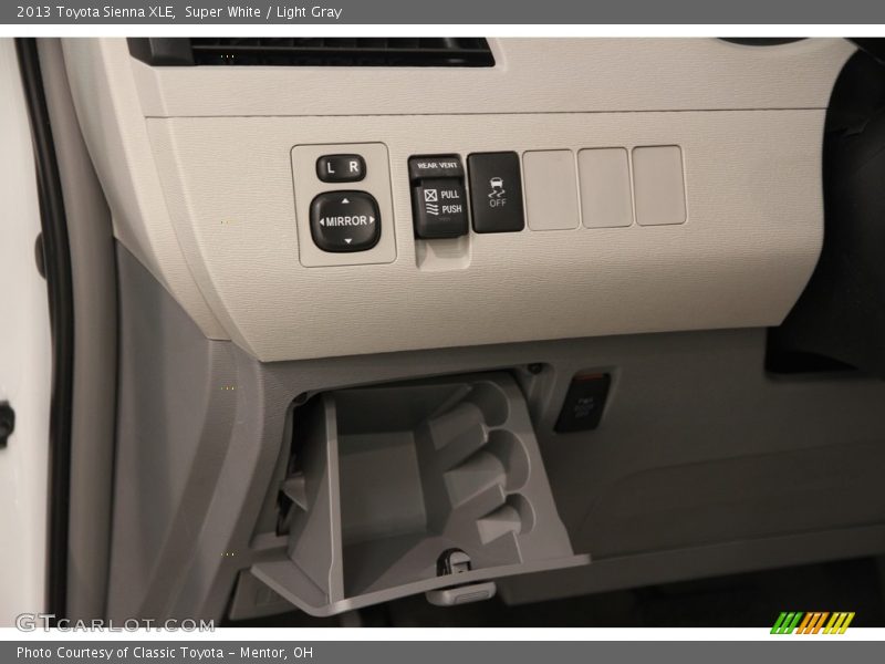 Super White / Light Gray 2013 Toyota Sienna XLE