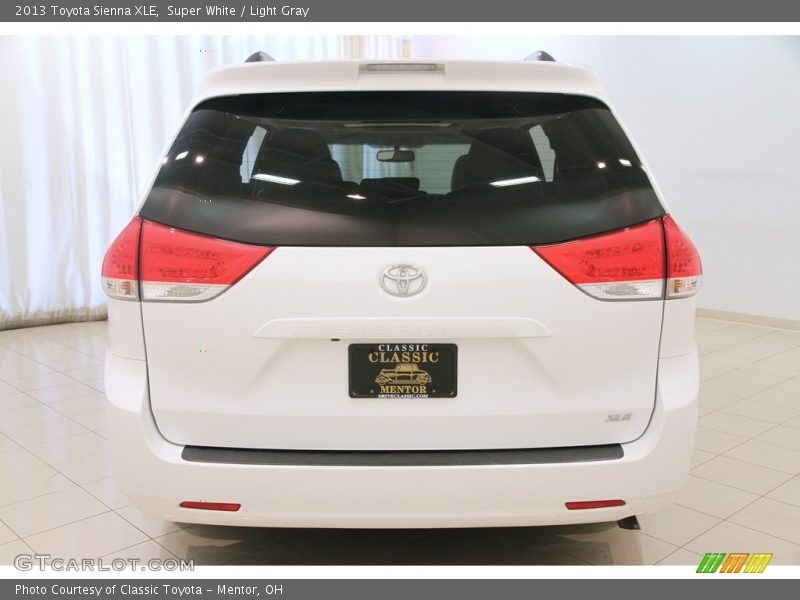 Super White / Light Gray 2013 Toyota Sienna XLE