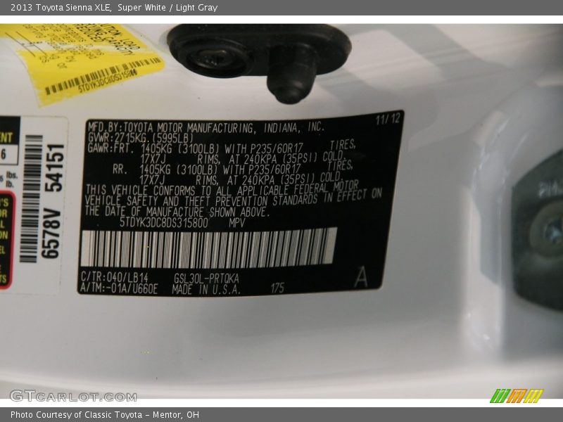 Super White / Light Gray 2013 Toyota Sienna XLE