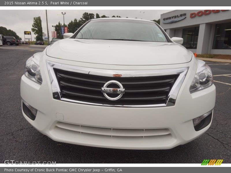 Pearl White / Charcoal 2015 Nissan Altima 2.5 S