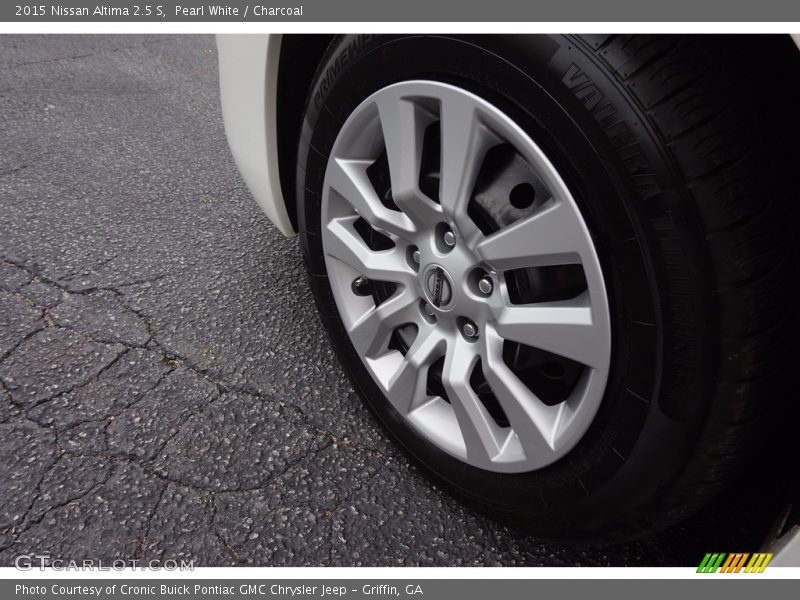 Pearl White / Charcoal 2015 Nissan Altima 2.5 S