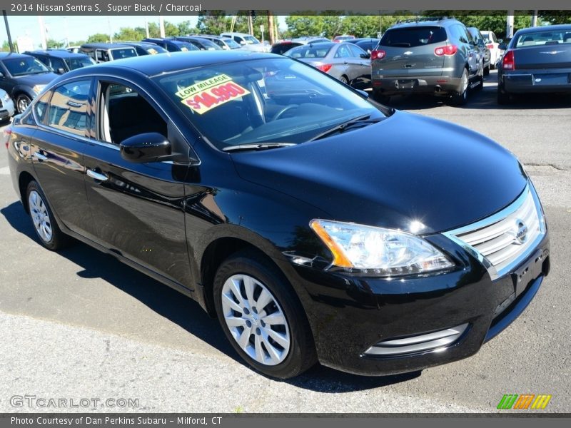 Super Black / Charcoal 2014 Nissan Sentra S