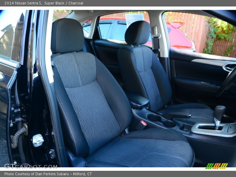 Super Black / Charcoal 2014 Nissan Sentra S