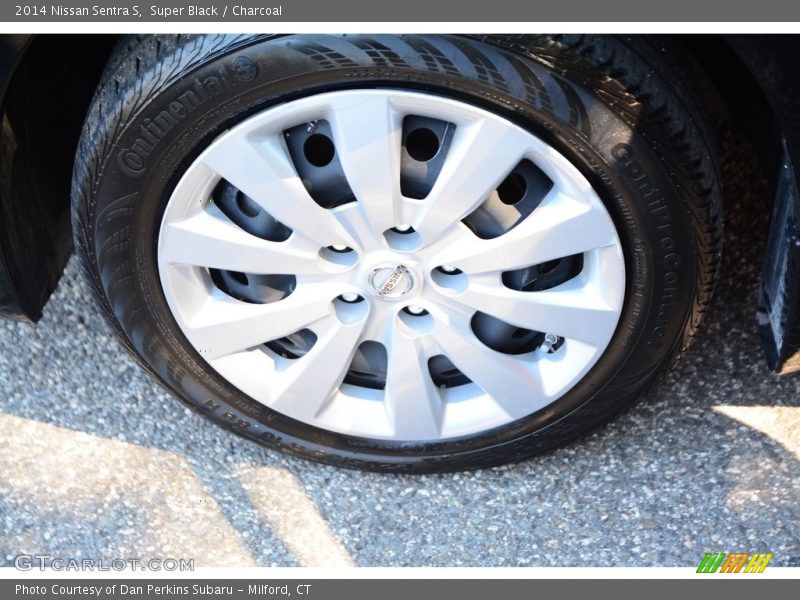 Super Black / Charcoal 2014 Nissan Sentra S