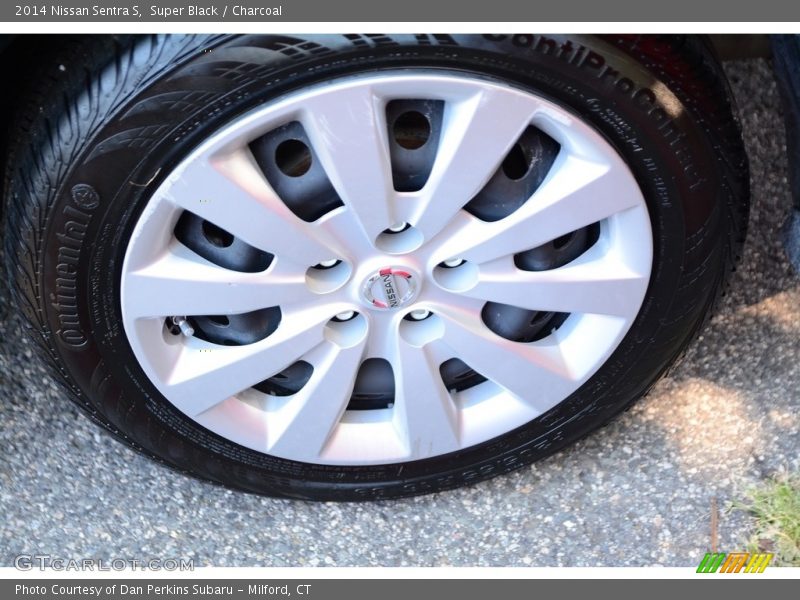 Super Black / Charcoal 2014 Nissan Sentra S