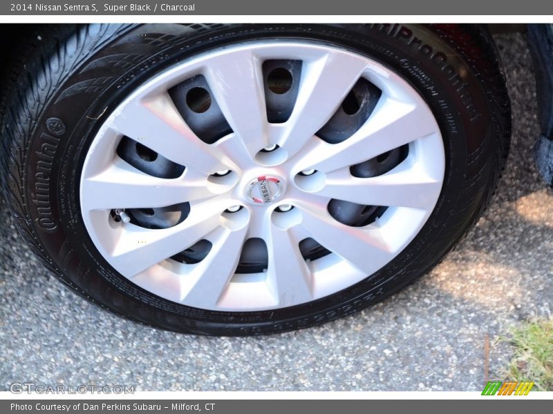 Super Black / Charcoal 2014 Nissan Sentra S