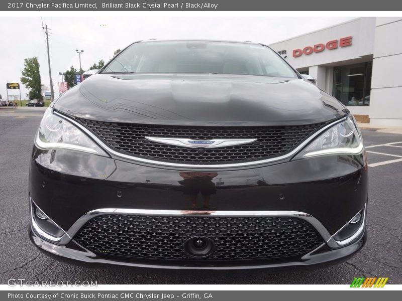 Brilliant Black Crystal Pearl / Black/Alloy 2017 Chrysler Pacifica Limited