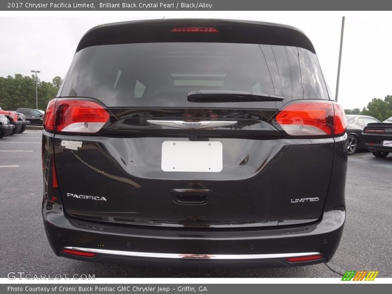 Brilliant Black Crystal Pearl / Black/Alloy 2017 Chrysler Pacifica Limited
