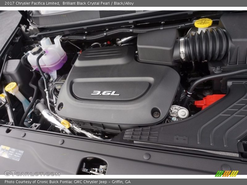 Brilliant Black Crystal Pearl / Black/Alloy 2017 Chrysler Pacifica Limited