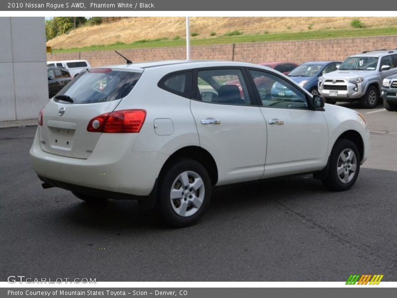 Phantom White / Black 2010 Nissan Rogue S AWD