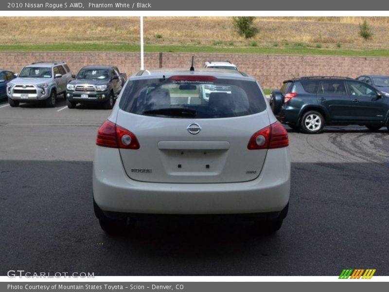 Phantom White / Black 2010 Nissan Rogue S AWD