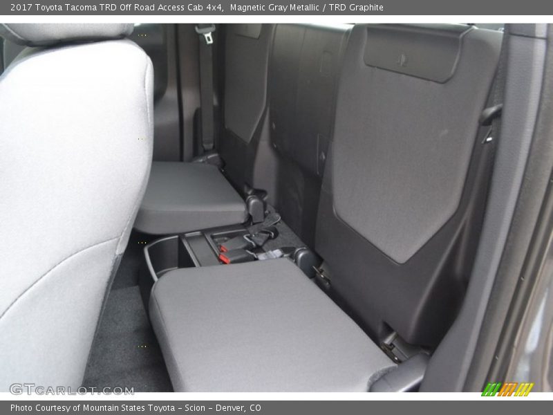 Magnetic Gray Metallic / TRD Graphite 2017 Toyota Tacoma TRD Off Road Access Cab 4x4