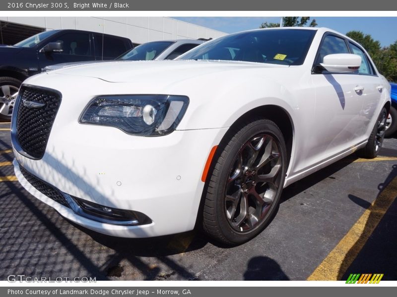 Bright White / Black 2016 Chrysler 300 S