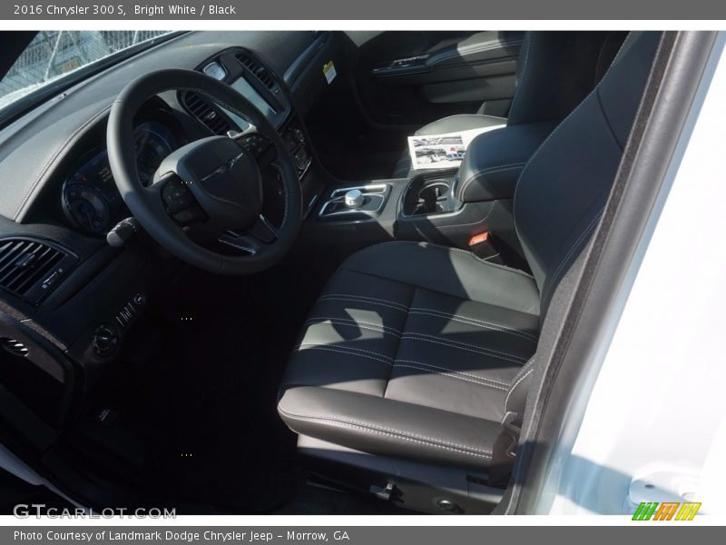 Bright White / Black 2016 Chrysler 300 S