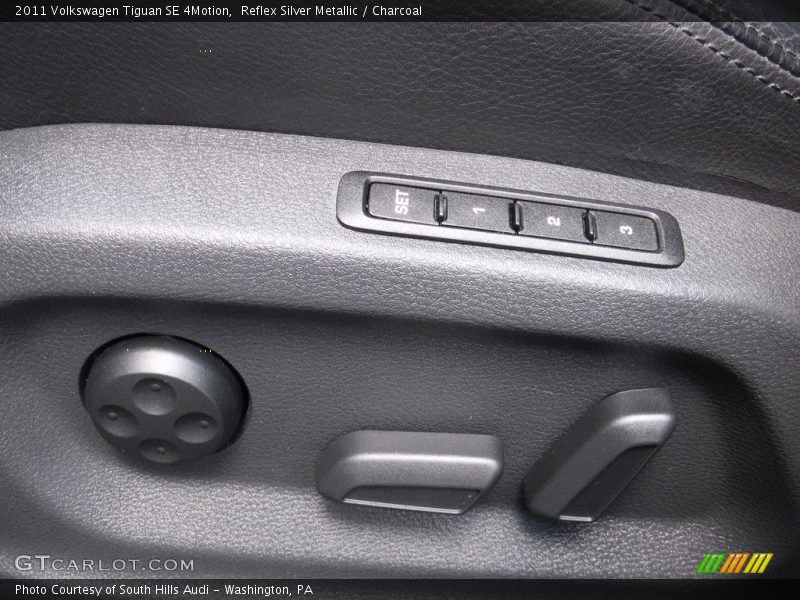 Reflex Silver Metallic / Charcoal 2011 Volkswagen Tiguan SE 4Motion