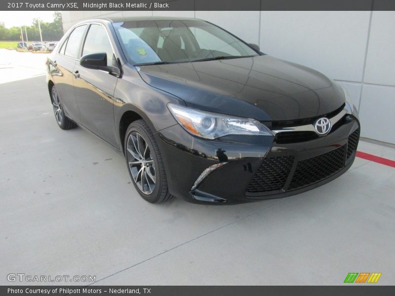 Midnight Black Metallic / Black 2017 Toyota Camry XSE