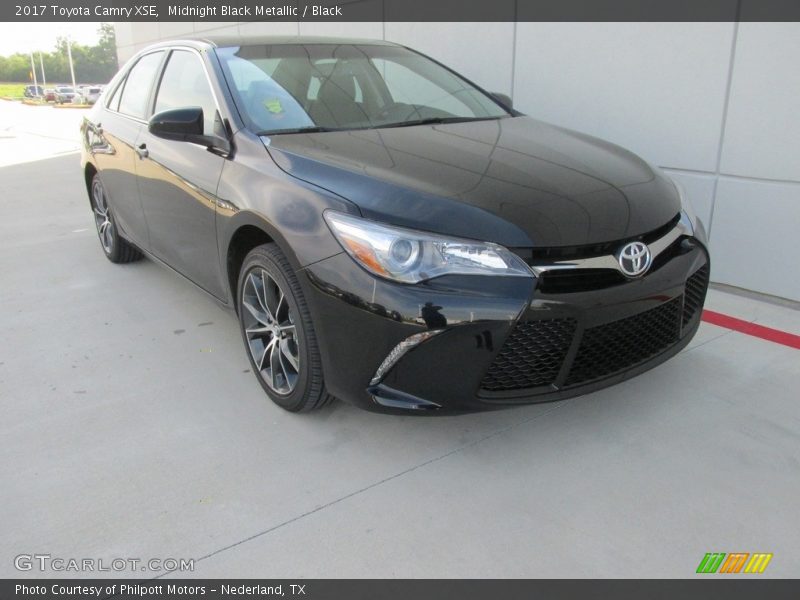Midnight Black Metallic / Black 2017 Toyota Camry XSE
