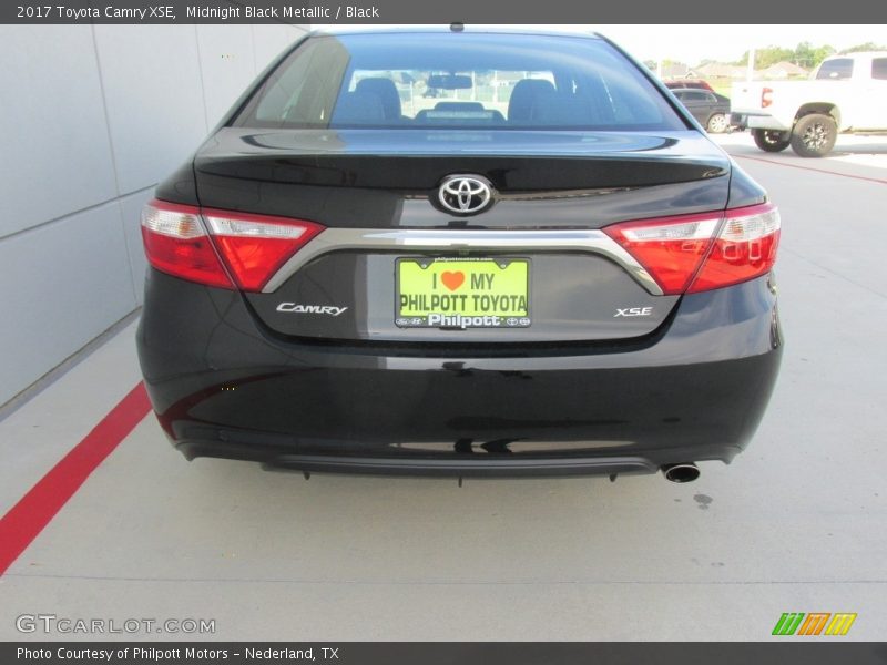 Midnight Black Metallic / Black 2017 Toyota Camry XSE
