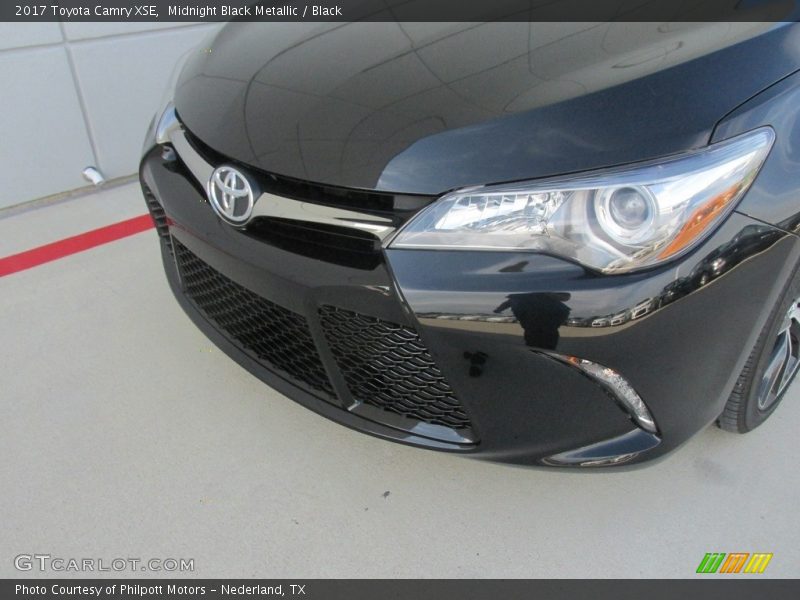 Midnight Black Metallic / Black 2017 Toyota Camry XSE
