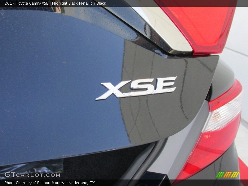 Midnight Black Metallic / Black 2017 Toyota Camry XSE