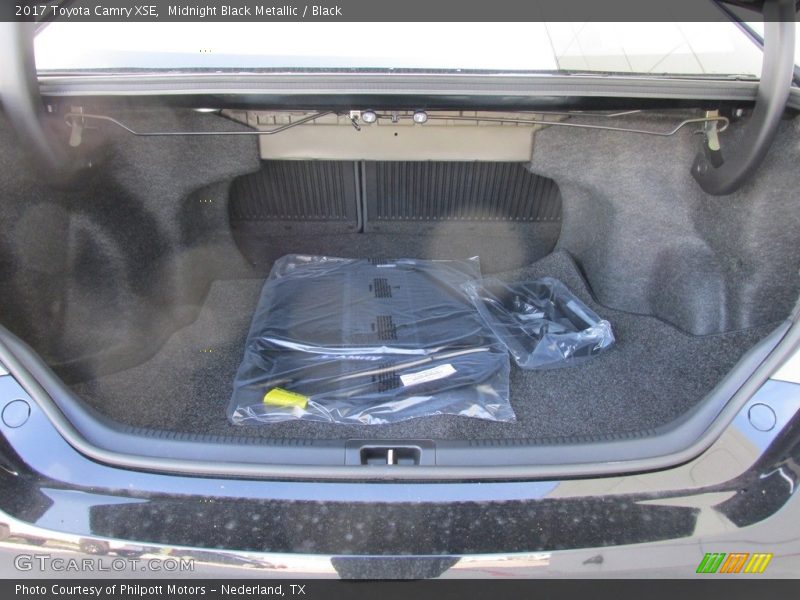 Midnight Black Metallic / Black 2017 Toyota Camry XSE