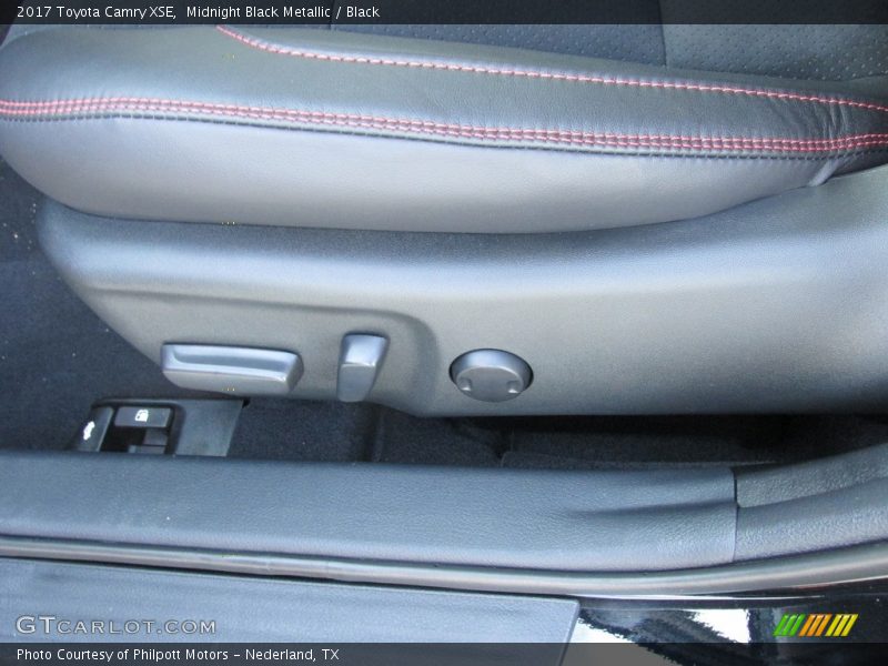 Midnight Black Metallic / Black 2017 Toyota Camry XSE