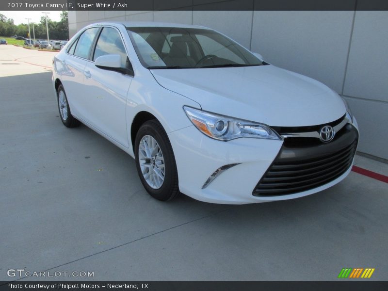Super White / Ash 2017 Toyota Camry LE