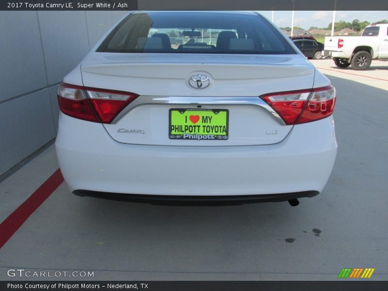 Super White / Ash 2017 Toyota Camry LE