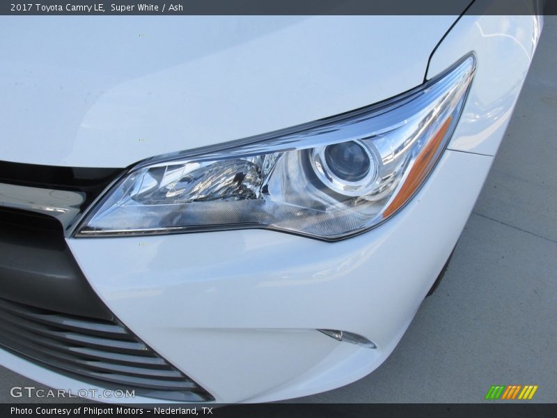 Super White / Ash 2017 Toyota Camry LE