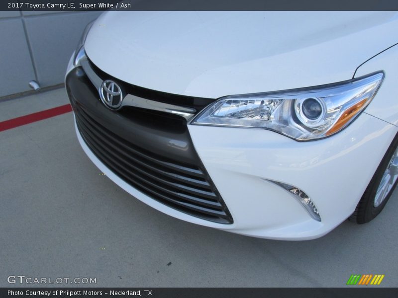 Super White / Ash 2017 Toyota Camry LE