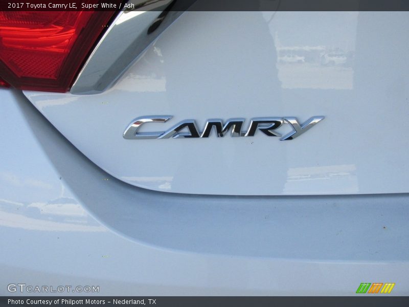 Super White / Ash 2017 Toyota Camry LE