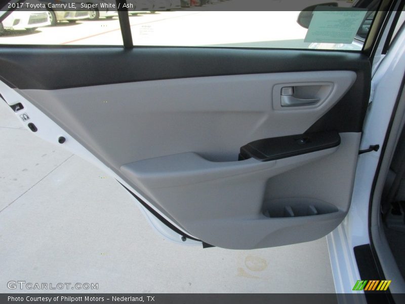 Super White / Ash 2017 Toyota Camry LE