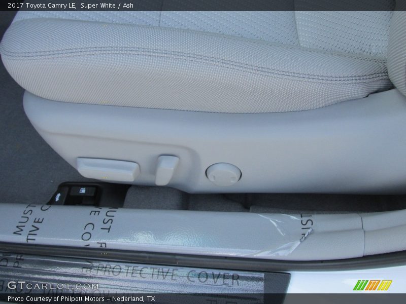 Super White / Ash 2017 Toyota Camry LE
