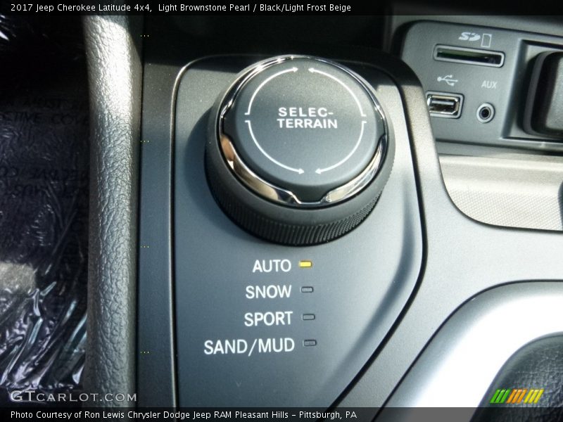 Light Brownstone Pearl / Black/Light Frost Beige 2017 Jeep Cherokee Latitude 4x4