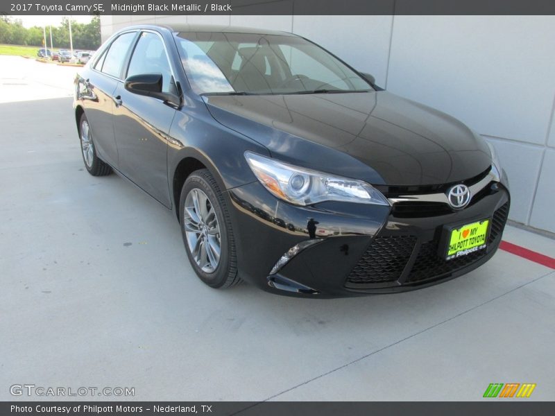 Midnight Black Metallic / Black 2017 Toyota Camry SE