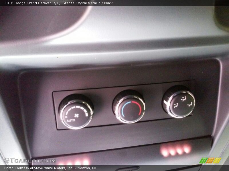 Granite Crystal Metallic / Black 2016 Dodge Grand Caravan R/T