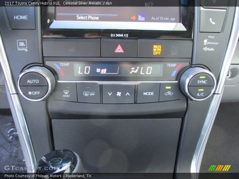 Controls of 2017 Camry Hybrid XLE