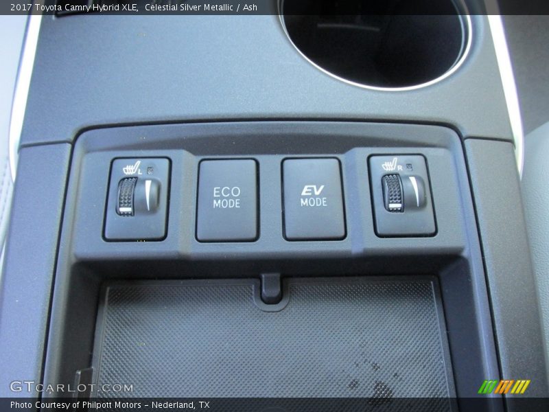 Controls of 2017 Camry Hybrid XLE