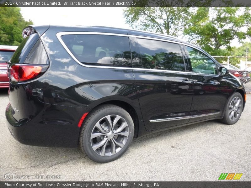 Brilliant Black Crystal Pearl / Black/Alloy 2017 Chrysler Pacifica Limited