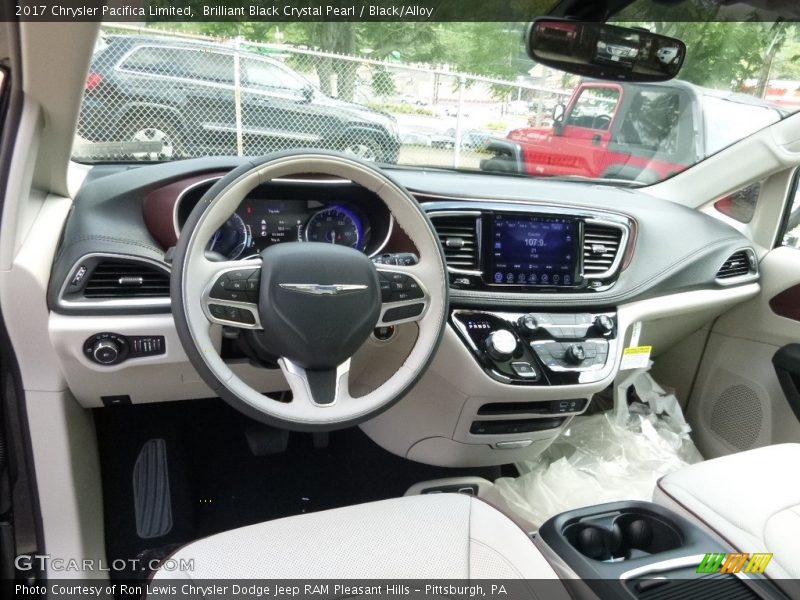 Brilliant Black Crystal Pearl / Black/Alloy 2017 Chrysler Pacifica Limited